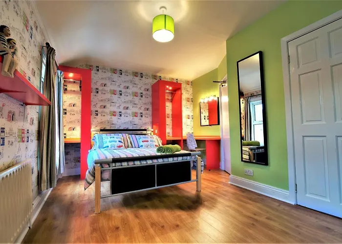 Portrush Holiday Hostel Guesthouse